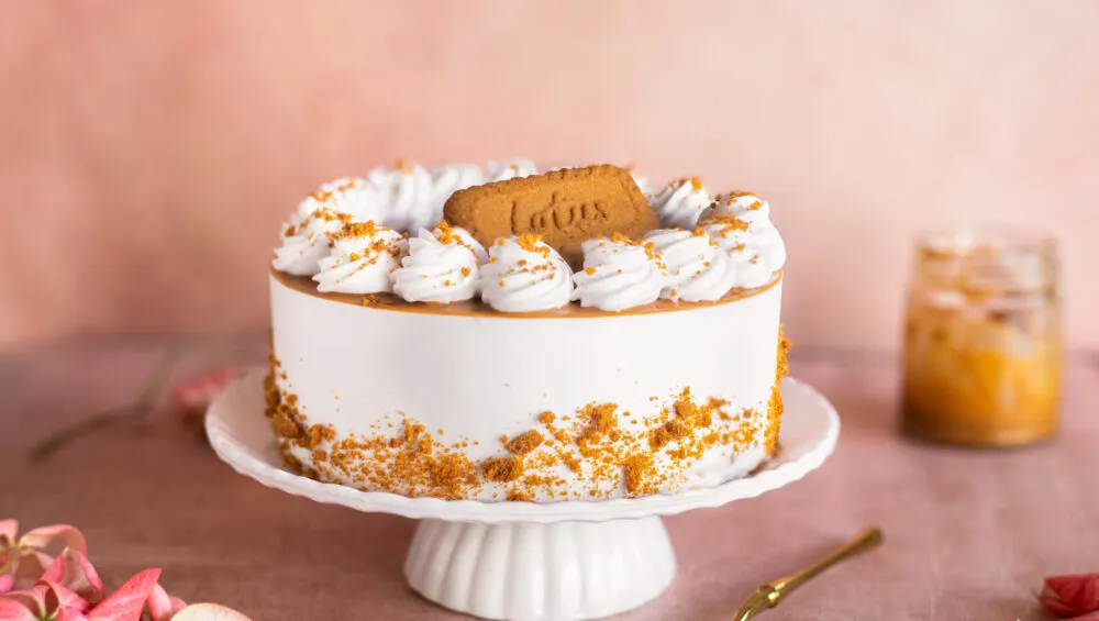 Lotus Biscoff Cake