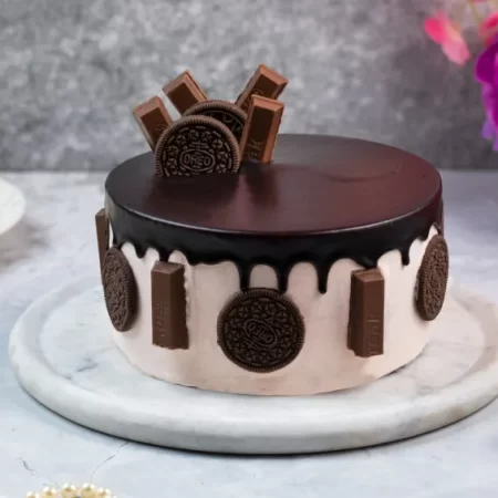 Kitkat Crunch Cake